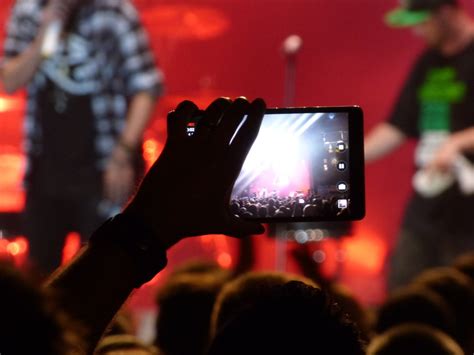 "Canlı Müzik Deneyiminizi Artıracak Ekipman ve Aksesuarlar"